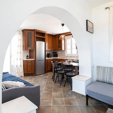 Sea Lilies Apartahotel 4*